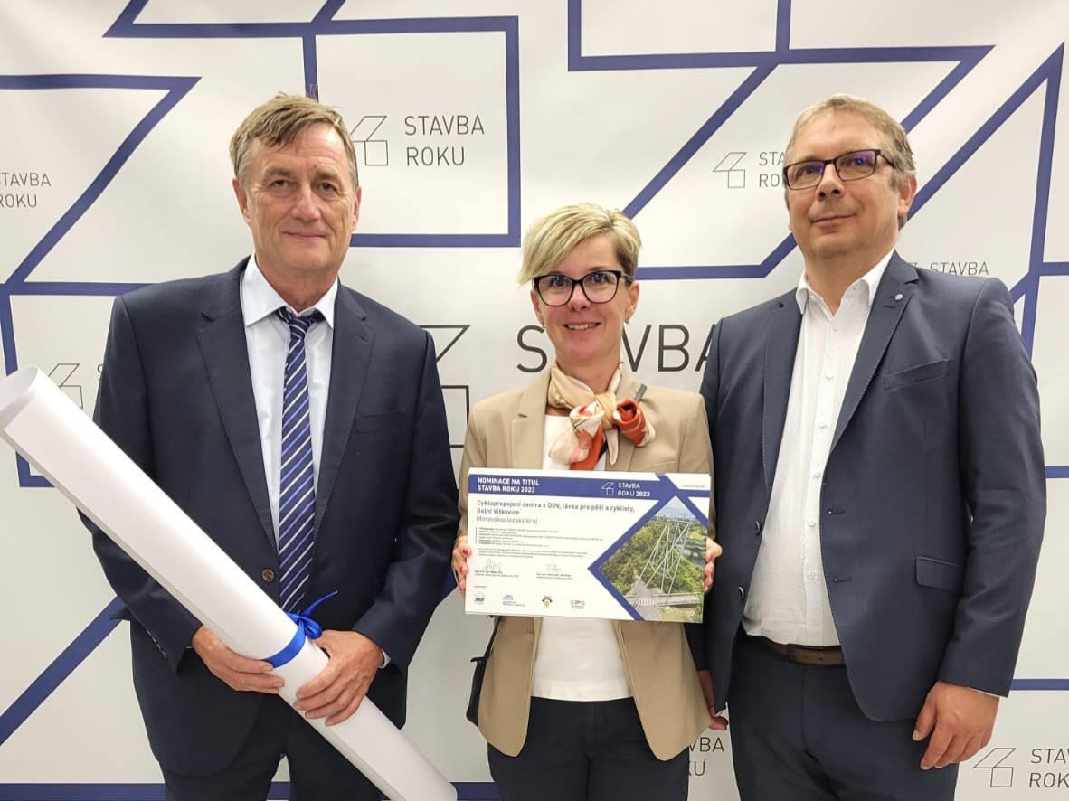 NOMINACI NA TITUL STAVBA ROKU2023 ZÍSKALA STAVBA „CYKLOPROPOJENÍ CENTRA S DOV, LÁVKA PRO PĚŠÍ A CYKLISTY, DOLNÍ VÍTKOVICE“