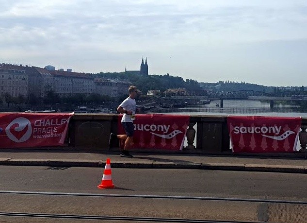 ZÁVODNÍK FIRMY EXCON BOJOVAL V TRIATLONU