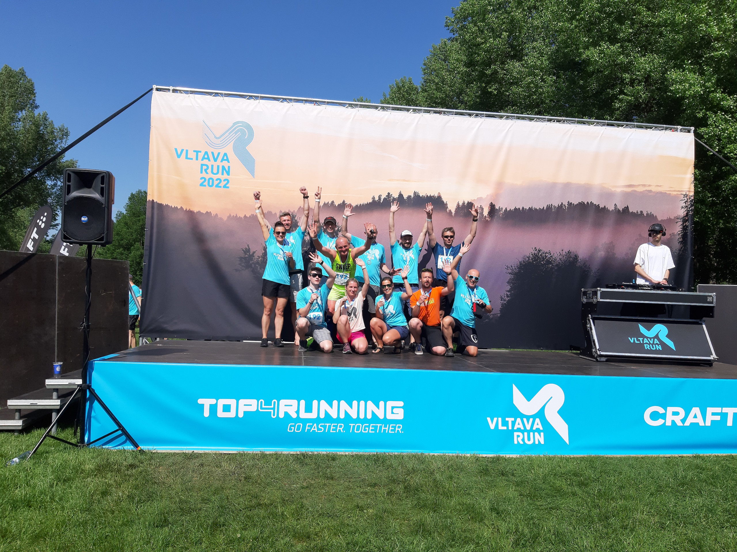 EXCON tým v cíli štafetového závodu VLTAVA RUN 2022