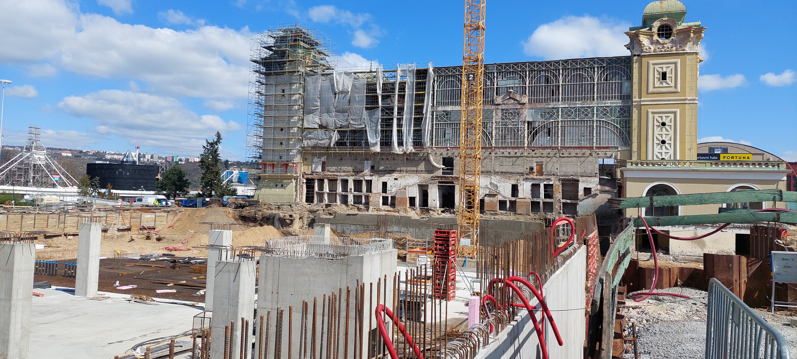 Ukázka našich prací na sanaci, zesílení a doplnění OK na Průmyslovém Paláci v Praze