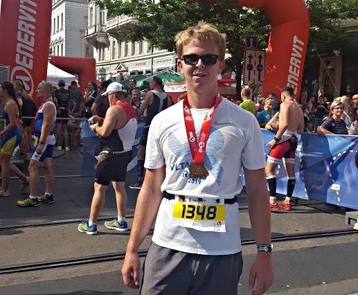 ZÁVODNÍK FIRMY EXCON BOJOVAL V TRIATLONU