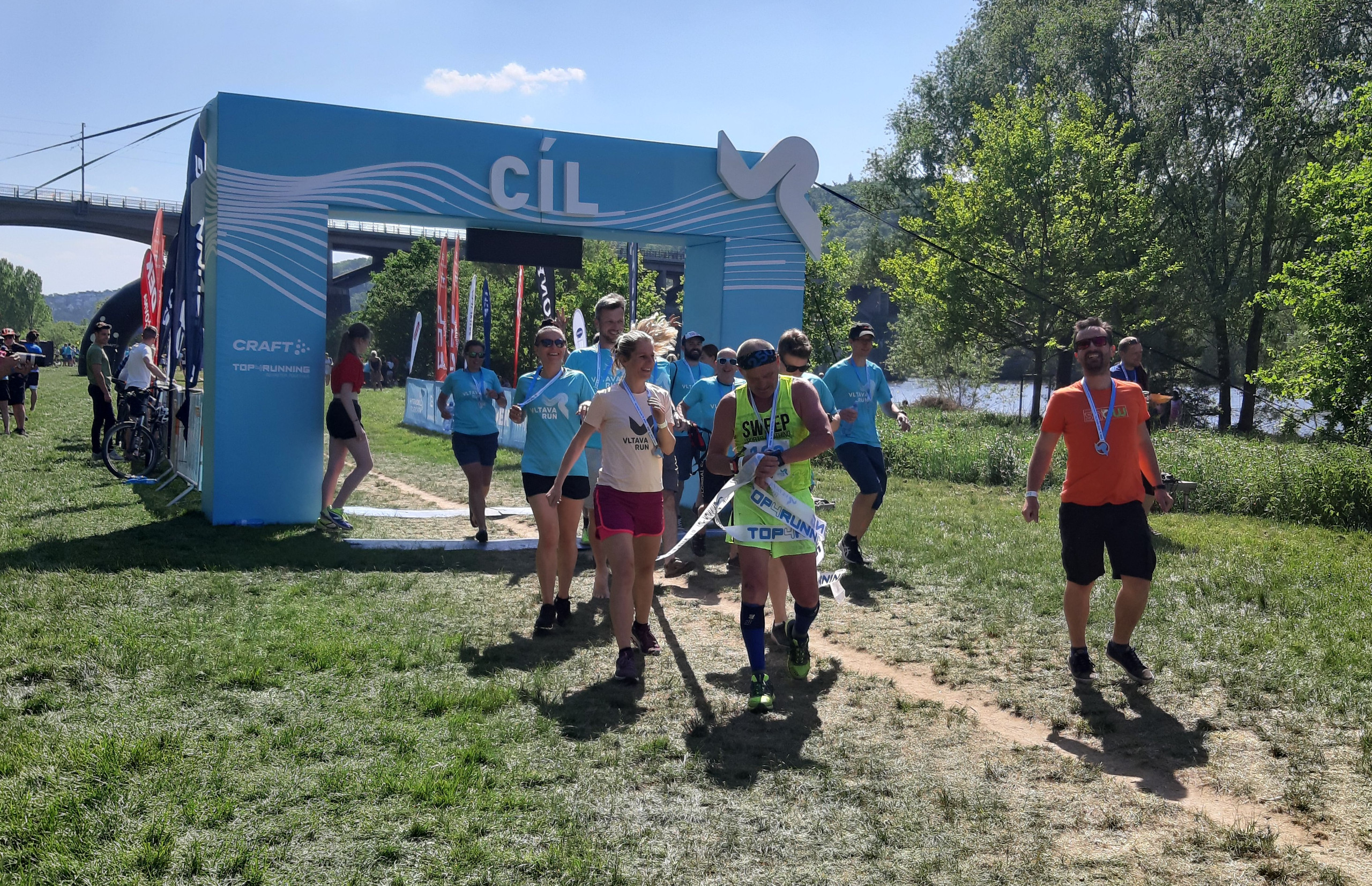 EXCON tým v cíli štafetového závodu VLTAVA RUN 2022
