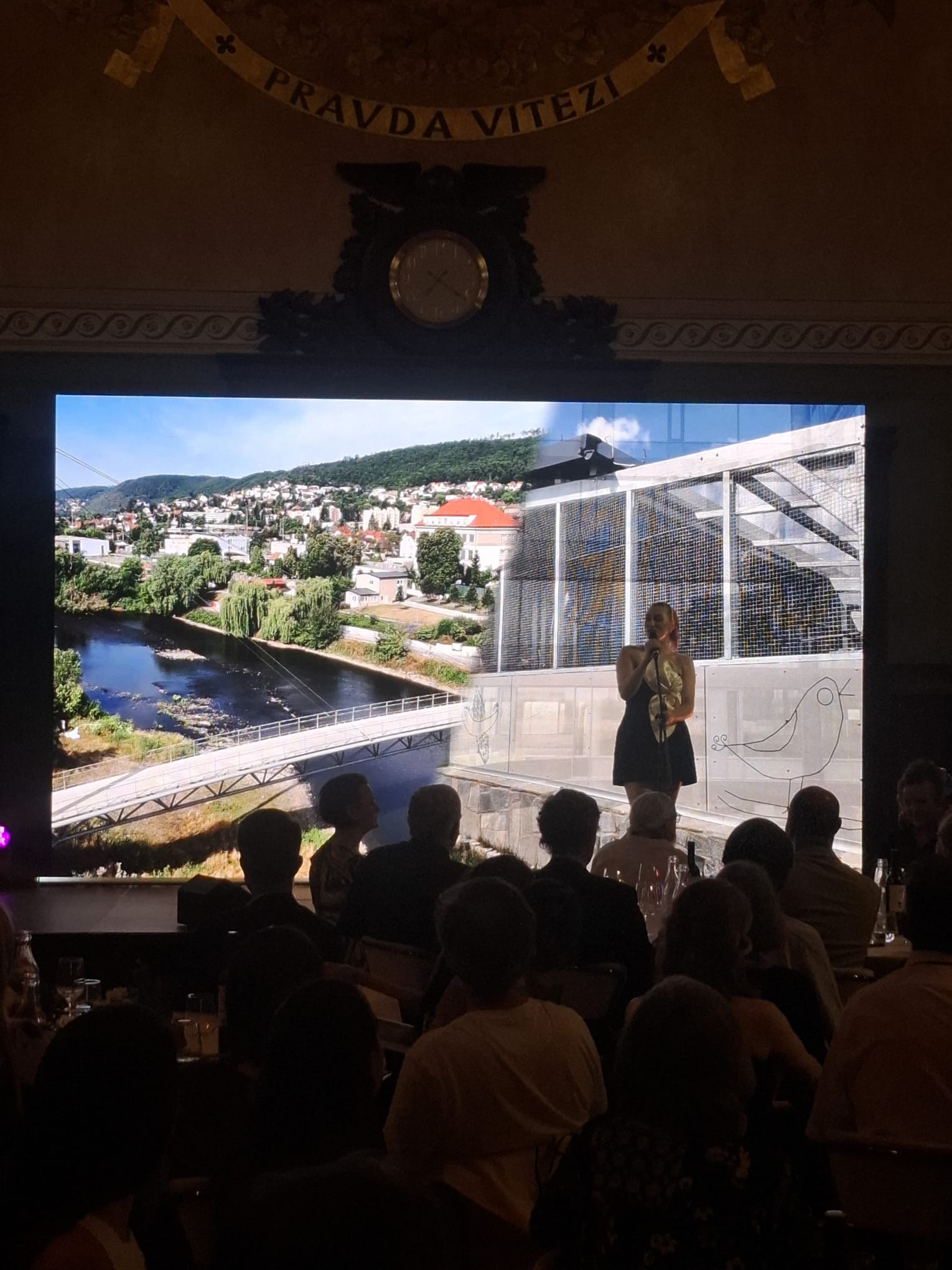 Stavba „ Rekonstrukce lávky pro pěší a cyklisty přes Berounku v Radotíně “ získala „Cenu za mimořádné propojení technické inovace a architektonické kvality“ v kategorii STAVBA ROKU HLAVNÍHO MĚSTA PRAHY 2025