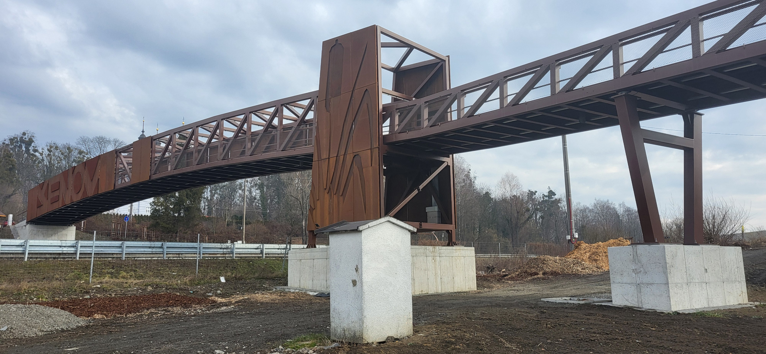 O nové lávce pro pěší a cyklisty v Šenově se psalo v letoším prvním čísle časopisu Konstrukce