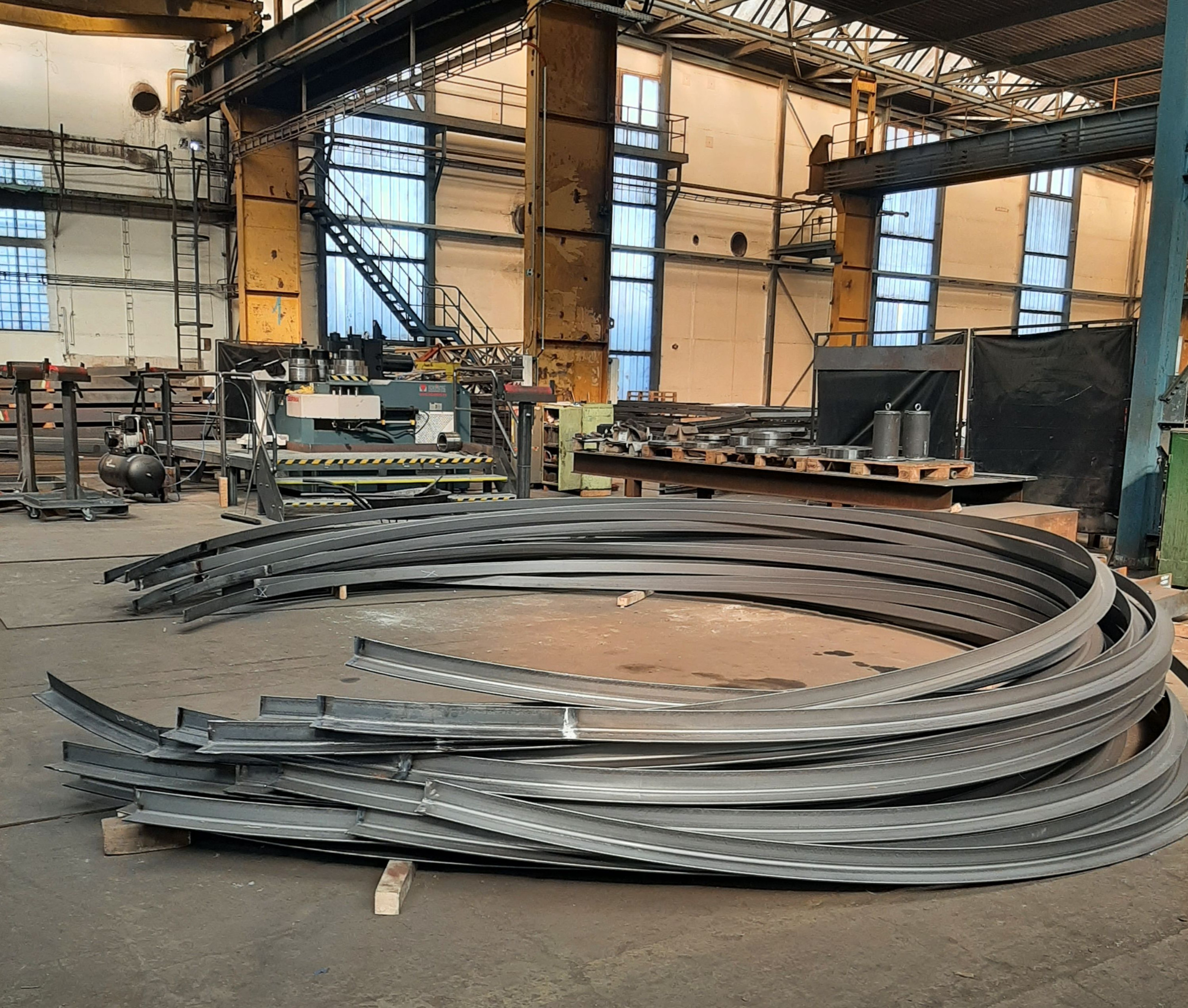 Na hydraulické zakružovačce PBH180 jsme už zakroužili kilometry profilů