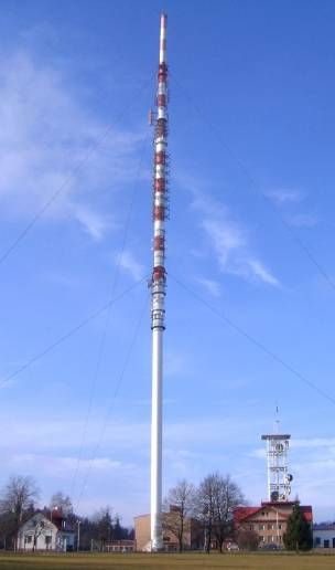 The replacement of antenna cantilevers on TV towers and masts