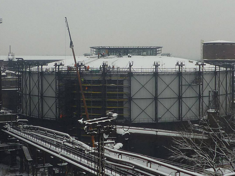 Reconversion of the steel structure of the „Gas holder“ in Vítkovice in multi-purpose hall