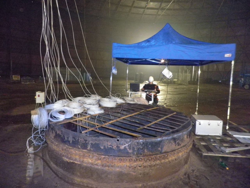 Prestressed steel structures